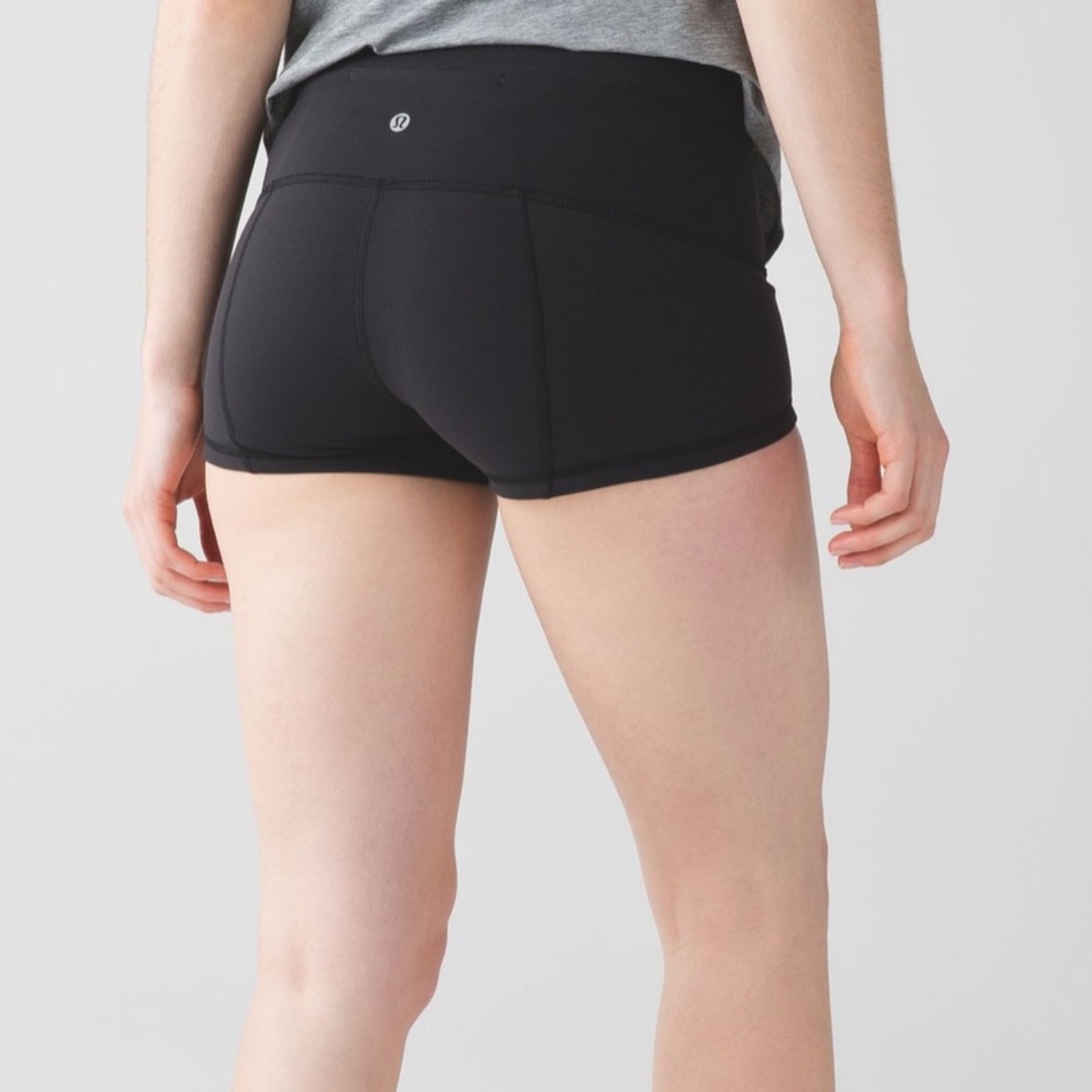 Lulu Lemon Wunder Shorts Size 4 Black